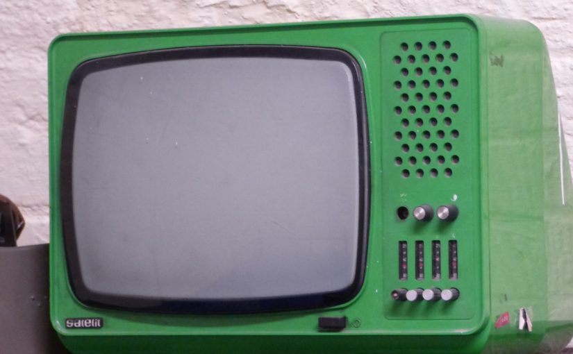 W aktualnych czasach bardzo dużo osób swój wolny czas spędza przed telewizorem.