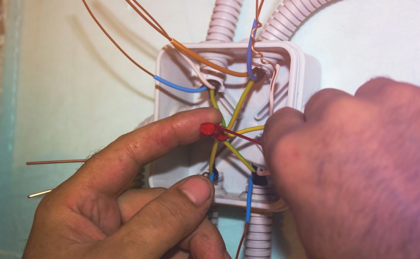 Elektryka w Domu: Nowatorskie Rozwiązania Zapewniające Ochronę, Oszczędność i Convenience w Codziennym Życiu Mieszkańców Współczesnych Mieszkań.