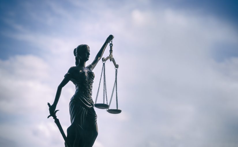 Mnóstwo sytuacji życiowych będzie wymagać wsparcia prawnika.